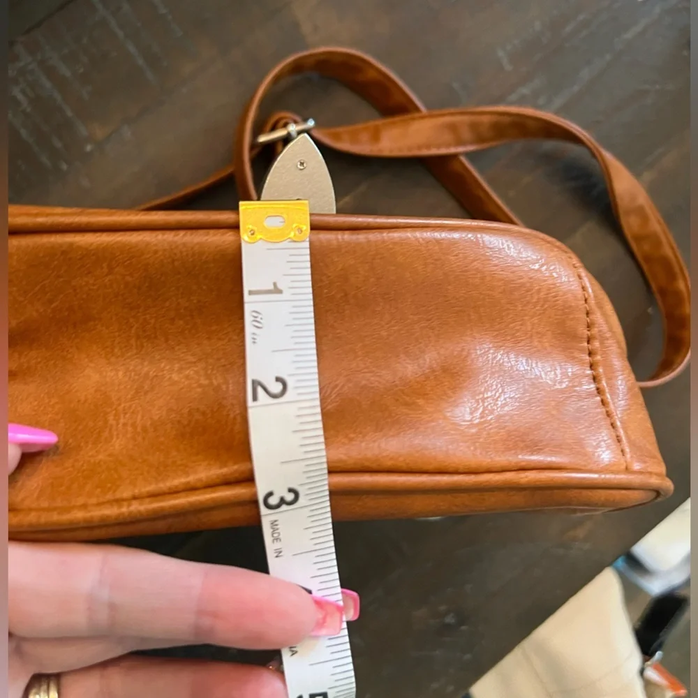 Mudd Tan Crossbody Bag with Cream Accent - Picture 8 of 9